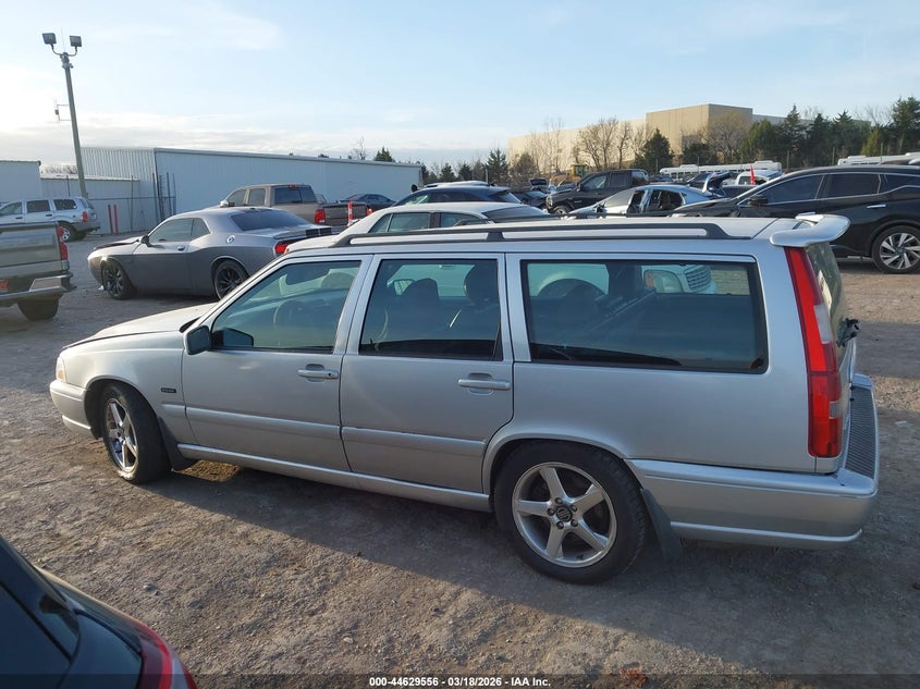 1998 Volvo V70 R VIN: YV1LW5241W2510146 Lot: 44629556