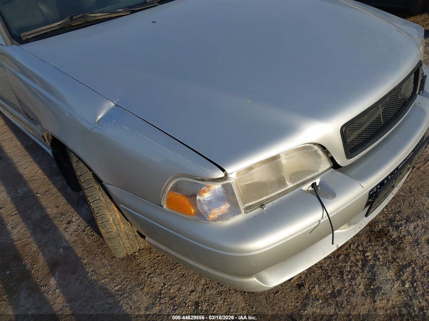 1998 Volvo V70 R VIN: YV1LW5241W2510146 Lot: 44629556