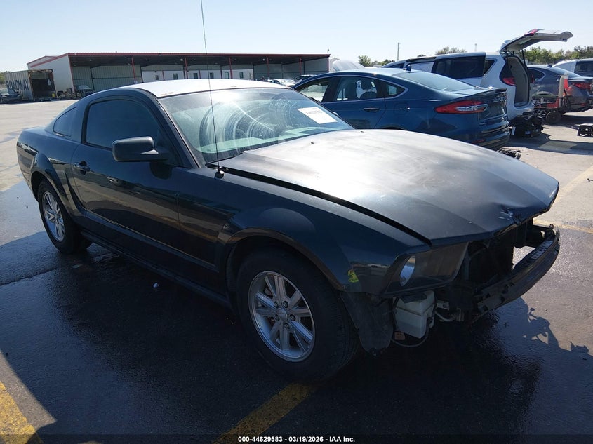 2007 Ford Mustang V6 Deluxe/V6 Premium