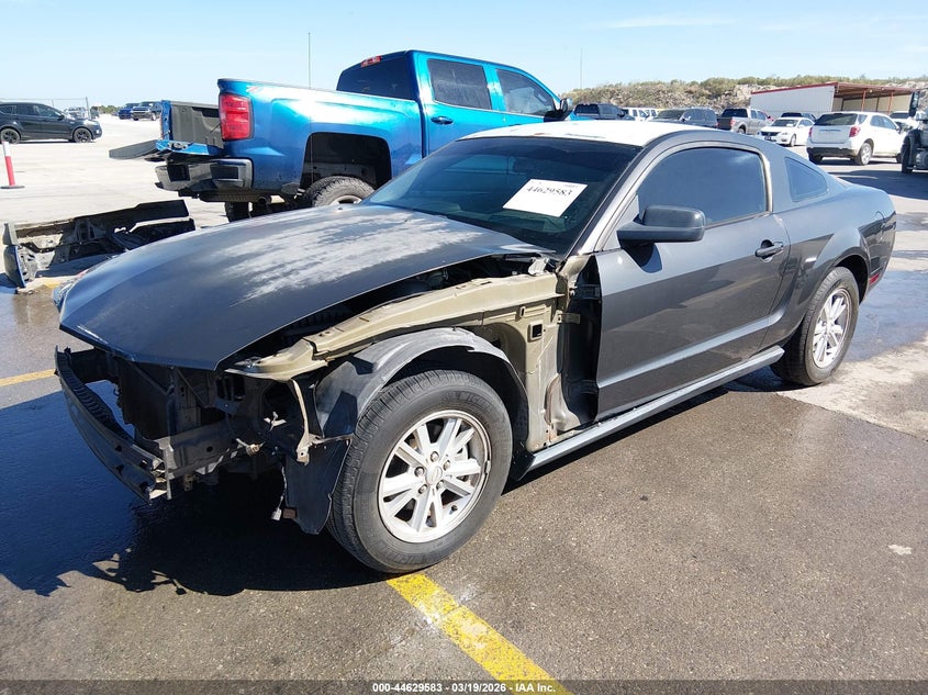 2007 Ford Mustang V6 Deluxe/V6 Premium