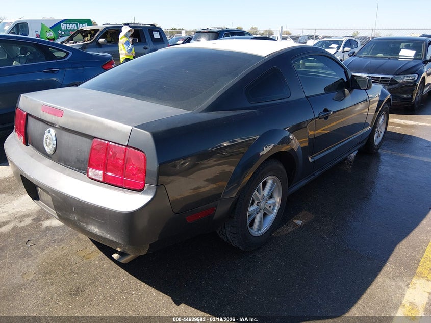 2007 Ford Mustang V6 Deluxe/V6 Premium