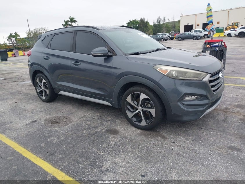 KM8J33A21HU560817 2017 Hyundai Tucson Value auction photo 1