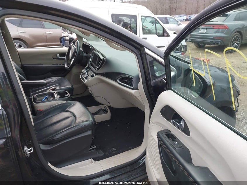 2020 Chrysler Pacifica Touring L