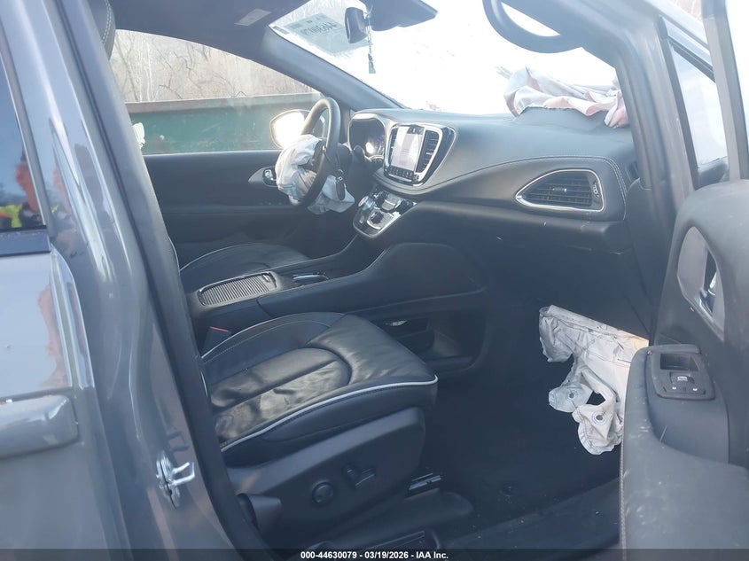 2025 Chrysler Pacifica Limited Awd