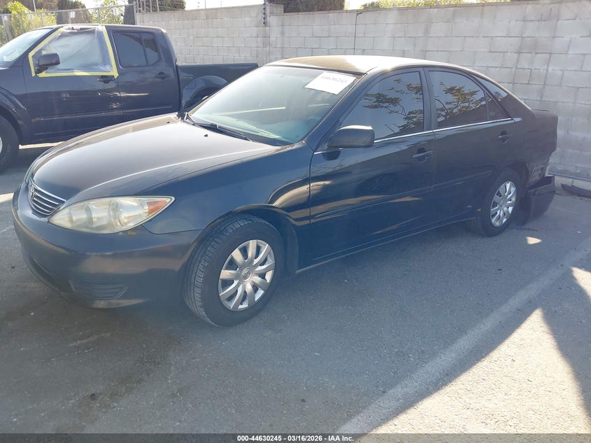 2005 Toyota Camry Le