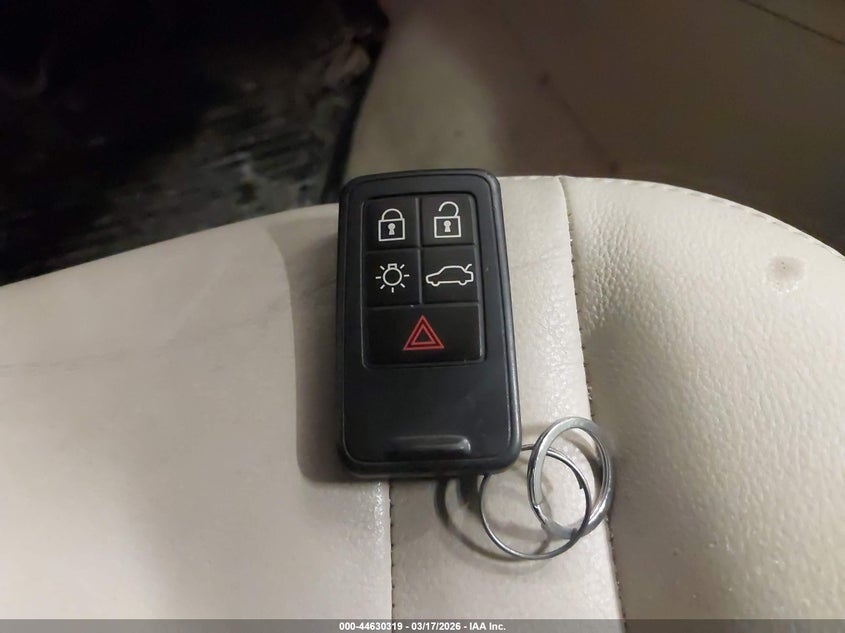 2016 Volvo V60 T5 Drive-E Premier VIN: YV140MEKXG1302669 Lot: 44630319