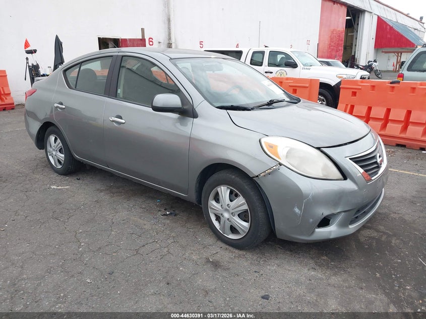 2013 Nissan Versa 1.6 Sv