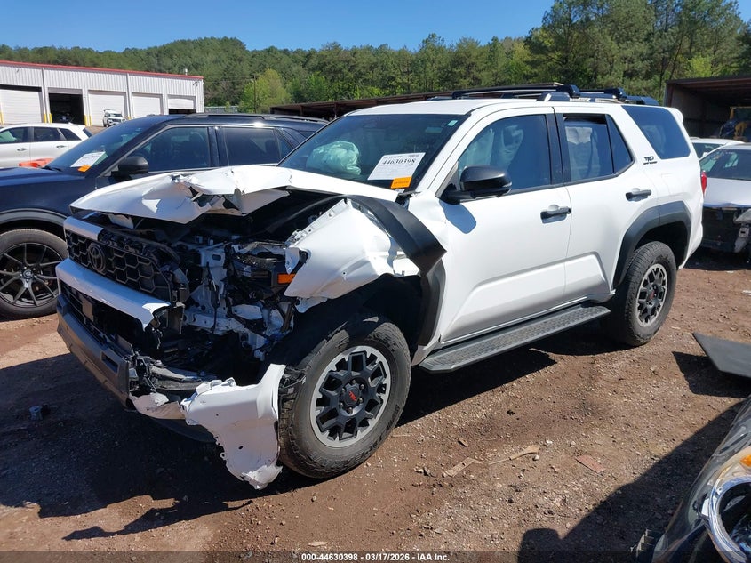 Vin: jteva5br0s5001470, lot: 45127378, toyota 4runner trd off road premium 20252