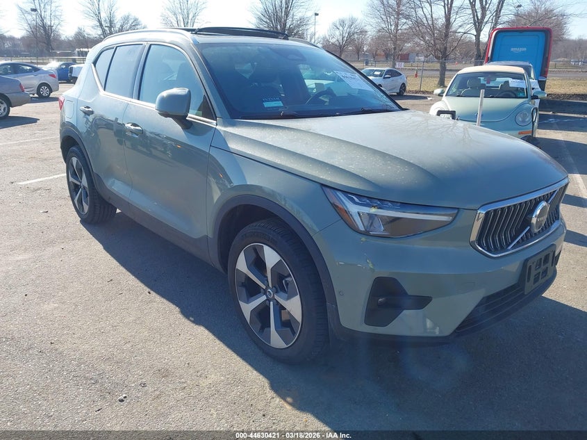 Vin: yv4l12ue6r2373022, lot: 45127401, volvo xc40 b5 plus bright theme 2024 img_1