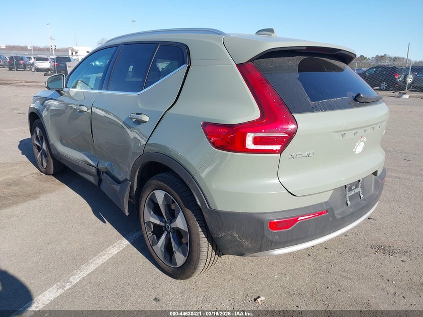 Vin: yv4l12ue6r2373022, lot: 45127401, volvo xc40 b5 plus bright theme 20243