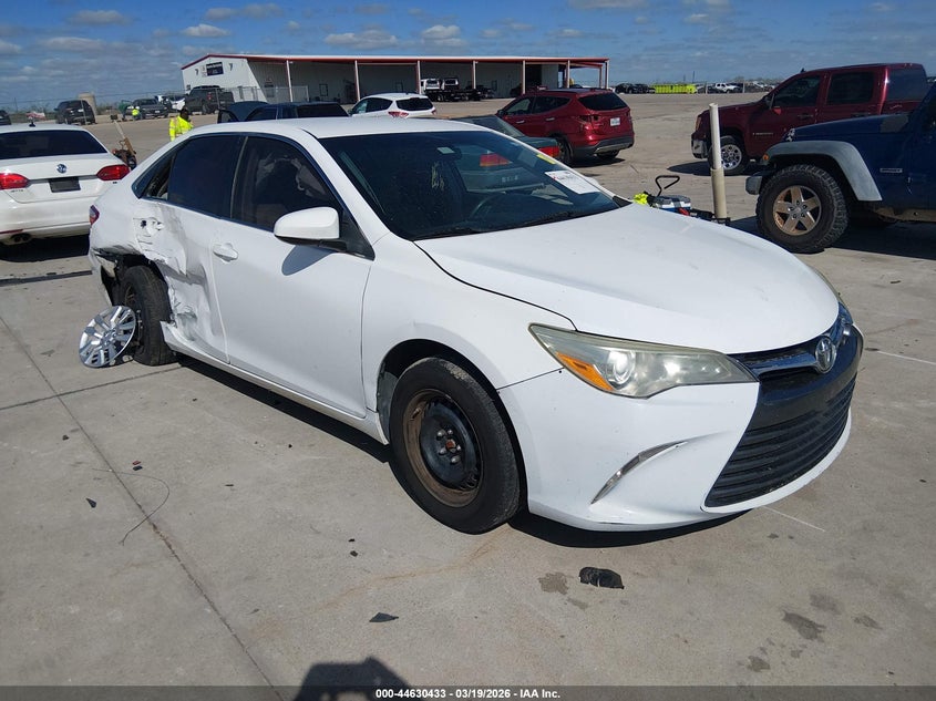2015 TOYOTA CAMRY LE