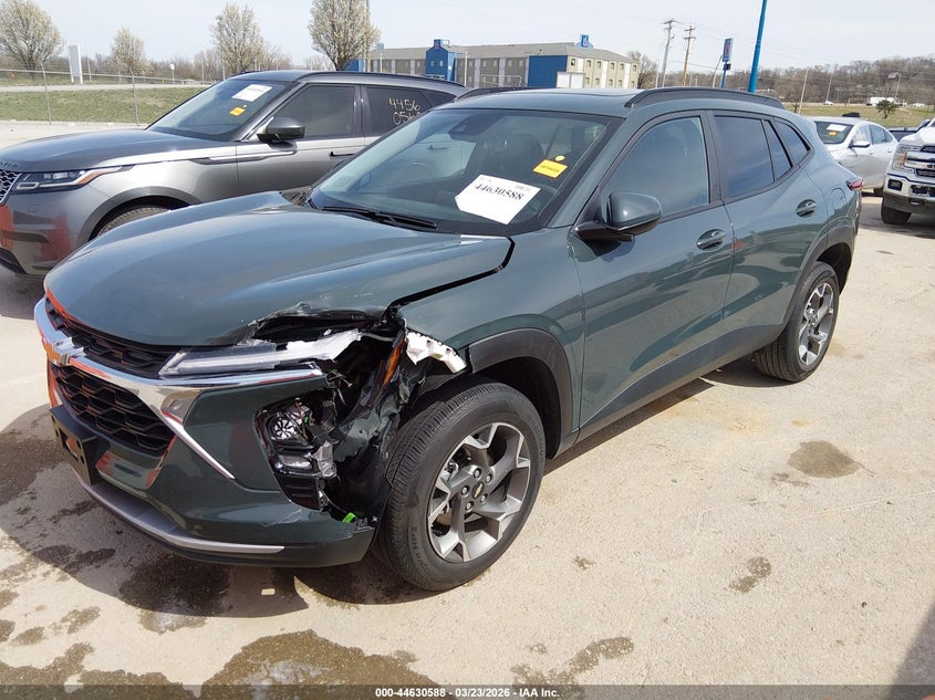 2025 CHEVROLET TRAX auction photo 2