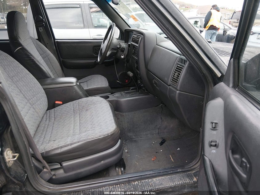 2000 Jeep Cherokee Sport