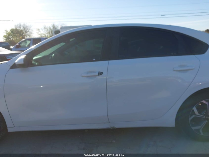 VIN 3KPF24AD5LE175529 2020 KIA FORTE LXS