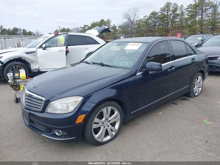 2011 Mercedes-Benz C 300 Luxury 4Matic/Sport 4Matic