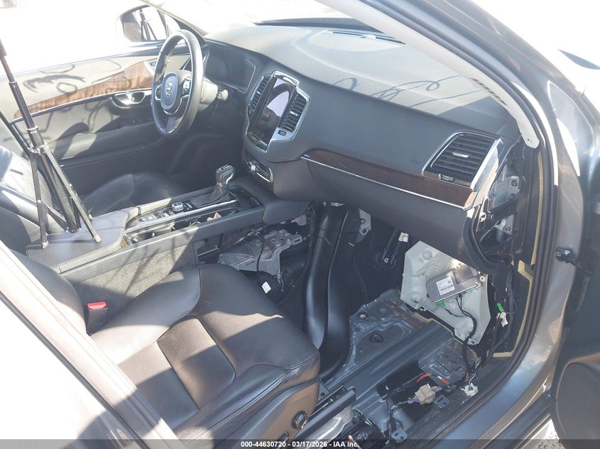 2016 Volvo Xc90 T6 Momentum