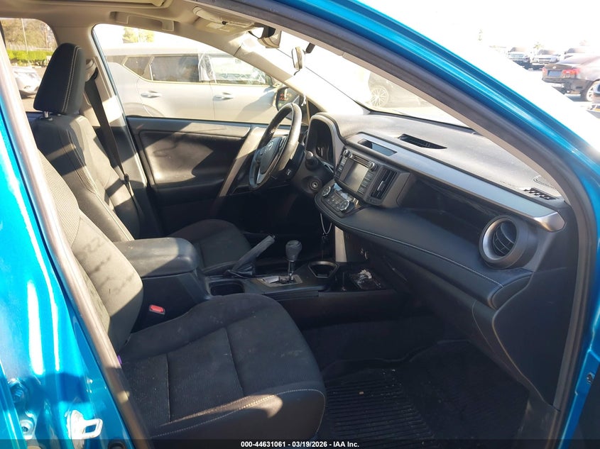 VIN JTMWFREV4JD118483 2018 TOYOTA RAV4 XLE