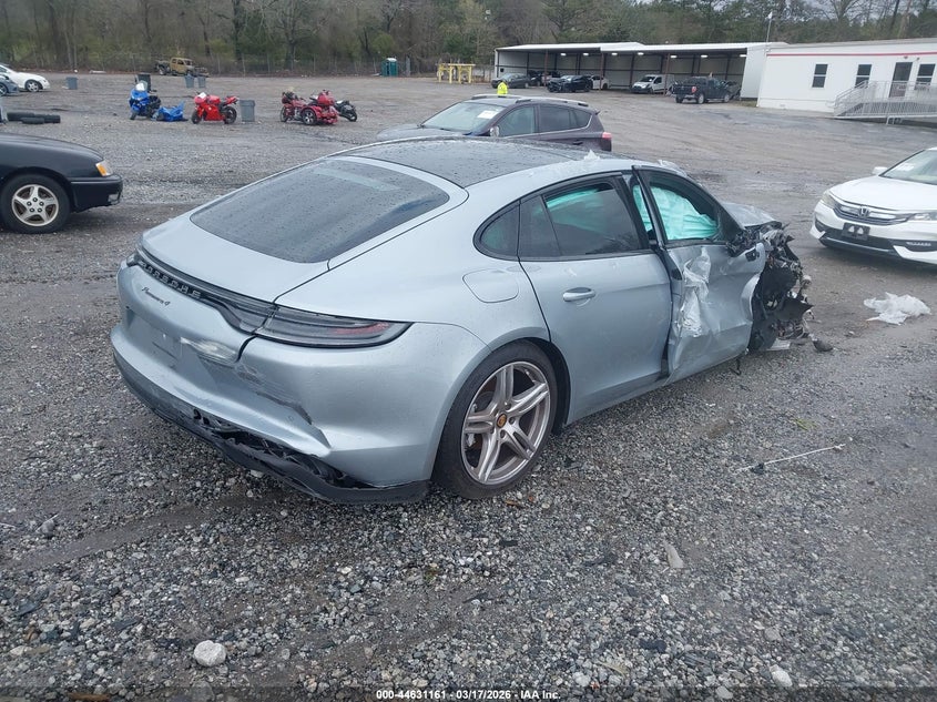 2023 Porsche Panamera 4/4 Platinum Edition/Platinum Edition