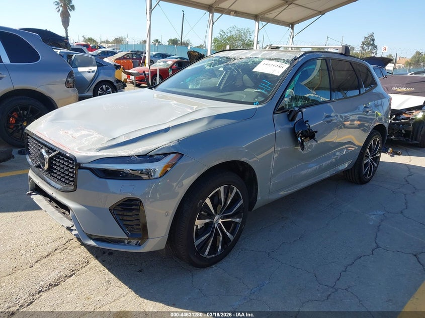 2025 Volvo Xc60 B5 Plus