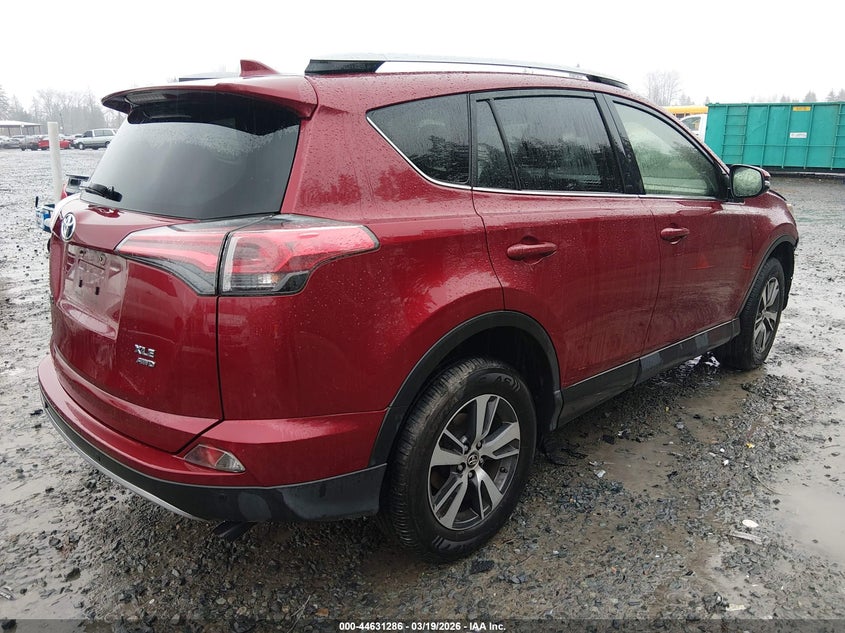 VIN JTMRFREV1JD227674 2018 TOYOTA RAV4 XLE