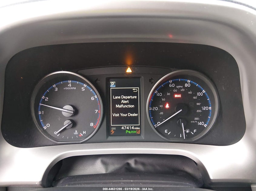 VIN JTMRFREV1JD227674 2018 TOYOTA RAV4 XLE