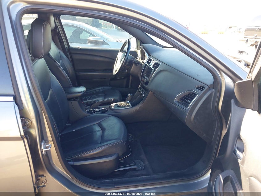 2011 Chrysler 200 Limited