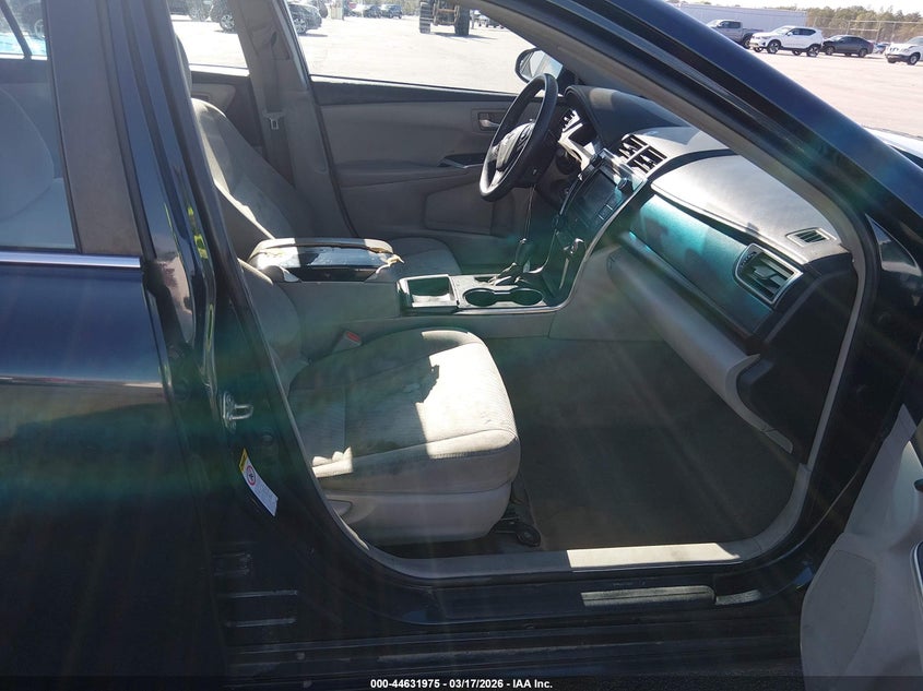 2016 Toyota Camry Le