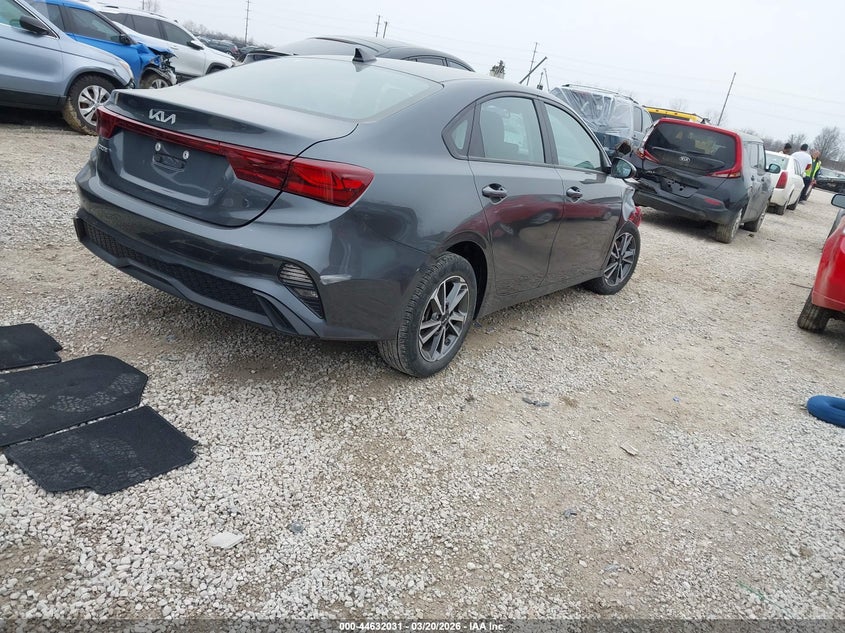 2023 Kia Forte Lxs