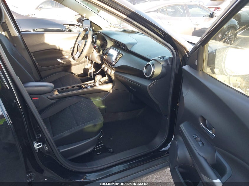 2023 Nissan Kicks Sv Xtronic Cvt