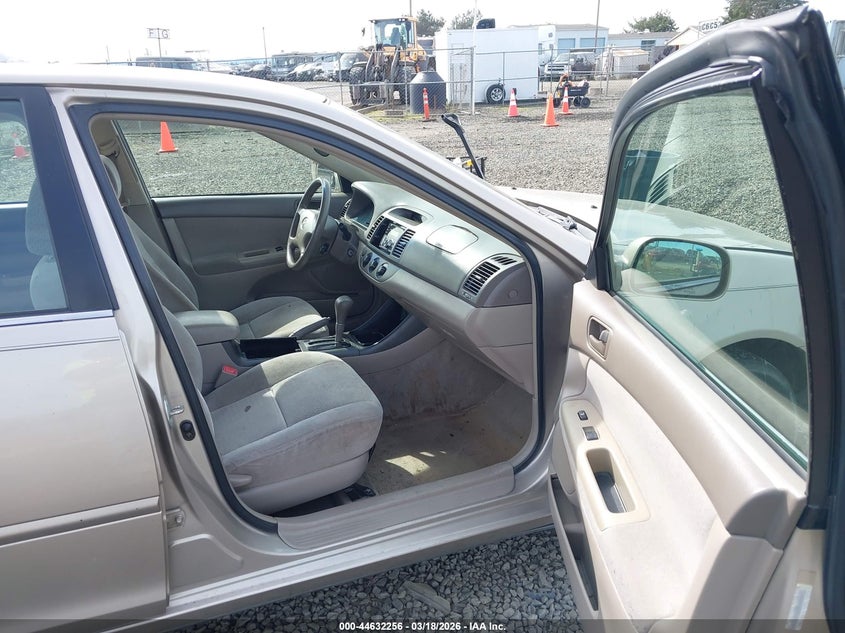 2004 Toyota Camry Le