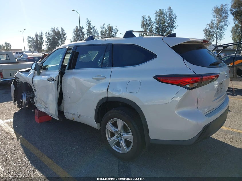 2022 Toyota Highlander Le