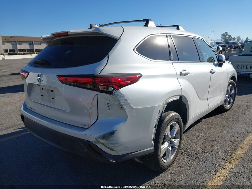 2022 Toyota Highlander Le