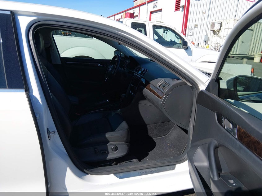 2015 Volkswagen Passat 1.8T Sel Premium