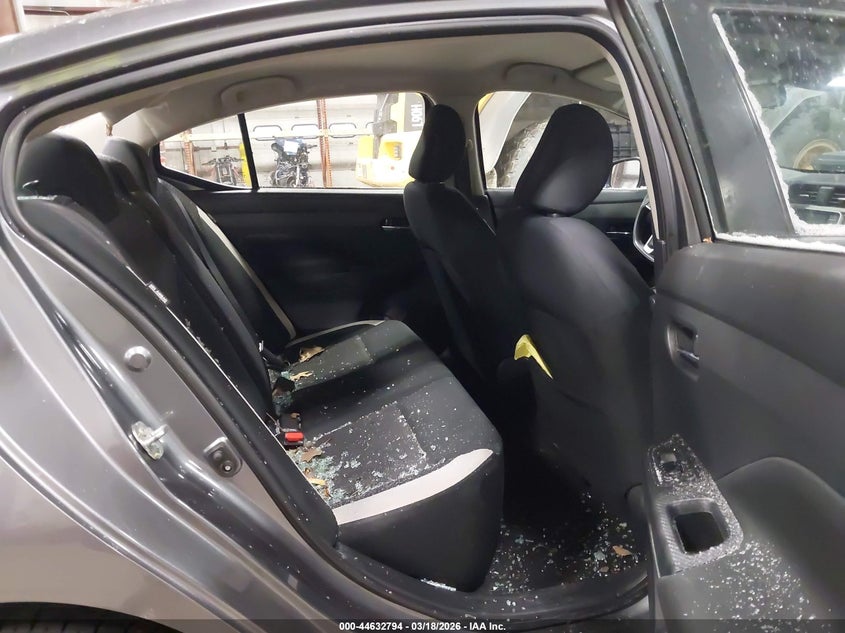 2021 NISSAN VERSA auction photo 8
