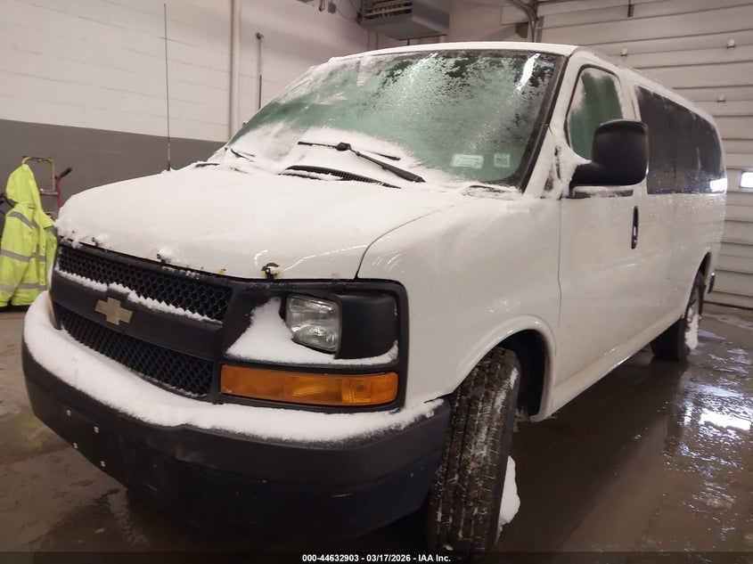 2013 CHEVROLET EXPRESS 1500 LS · Фото 2