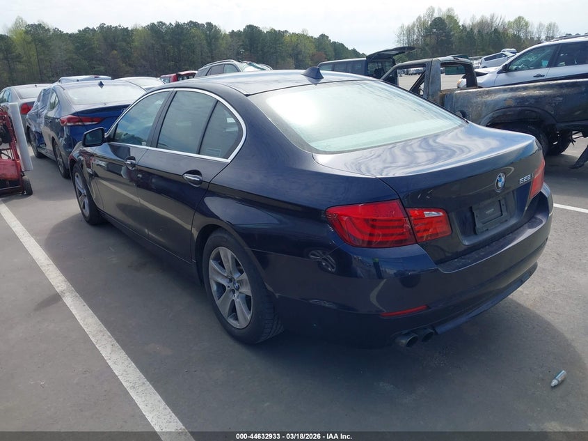 Vin: wbafr1c50bds35827, lot: 45129913, bmw 528i 20113