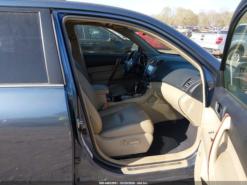 2013 Toyota Highlander Limited V6