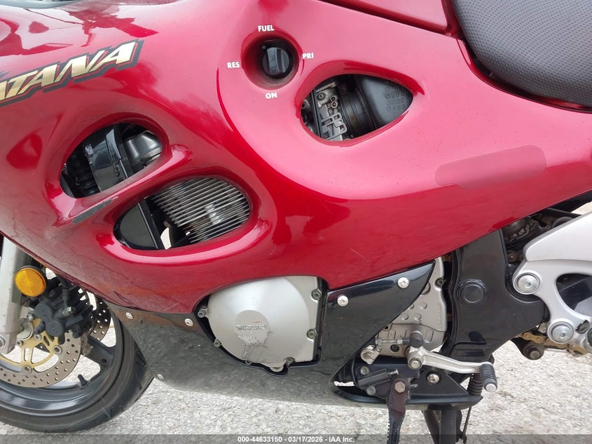 2000 Suzuki Gsx750 F VIN: JS1GR7GA2Y2100820 Lot: 44633150