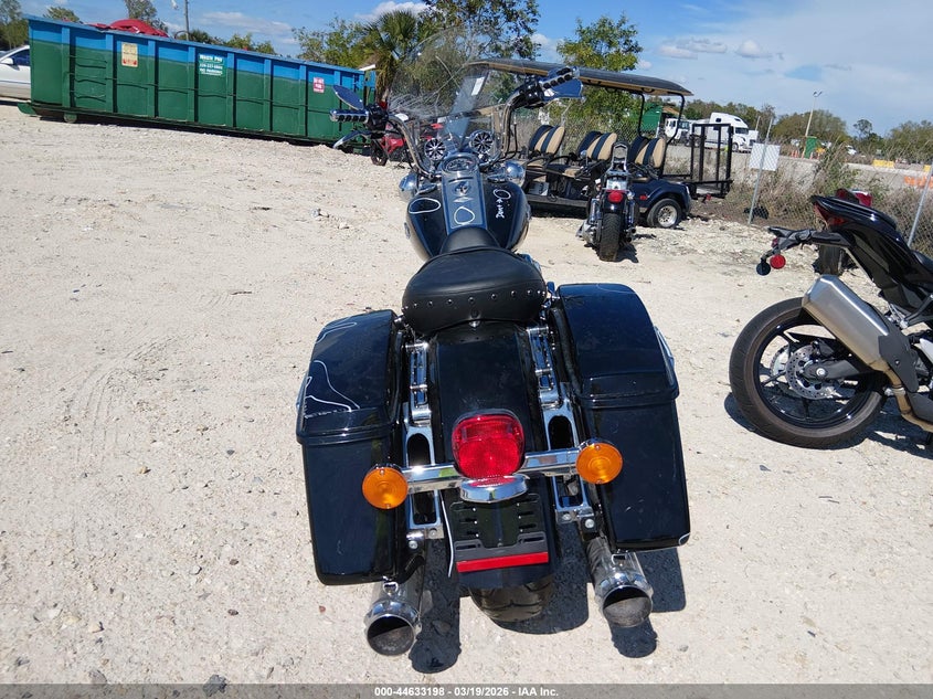 2015 Harley-Davidson Flhr Road King VIN: 1HD1FBM18FB667590 Lot: 44633198