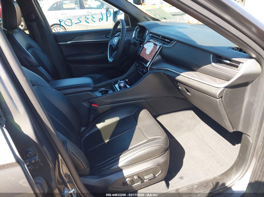 2025 Jeep Grand Cherokee Limited 4X4