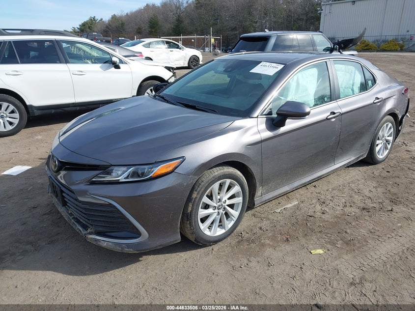 2022 Toyota Camry Le Awd