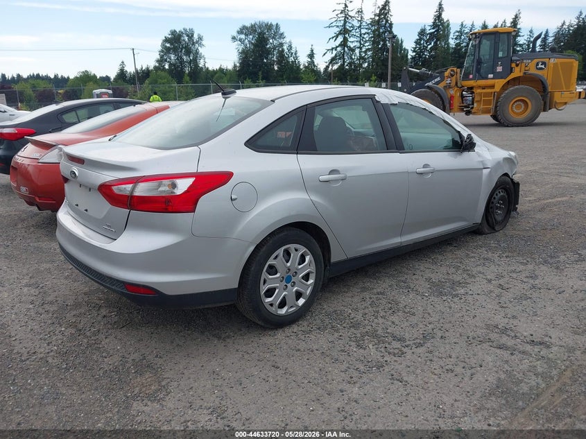 Vin: 1fadp3f22dl191342, lot: 45130700, ford focus se 20134