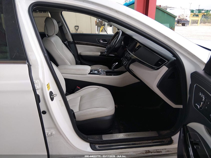 2015 Kia K900 Luxury