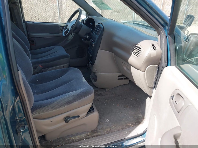 2002 Chrysler Voyager