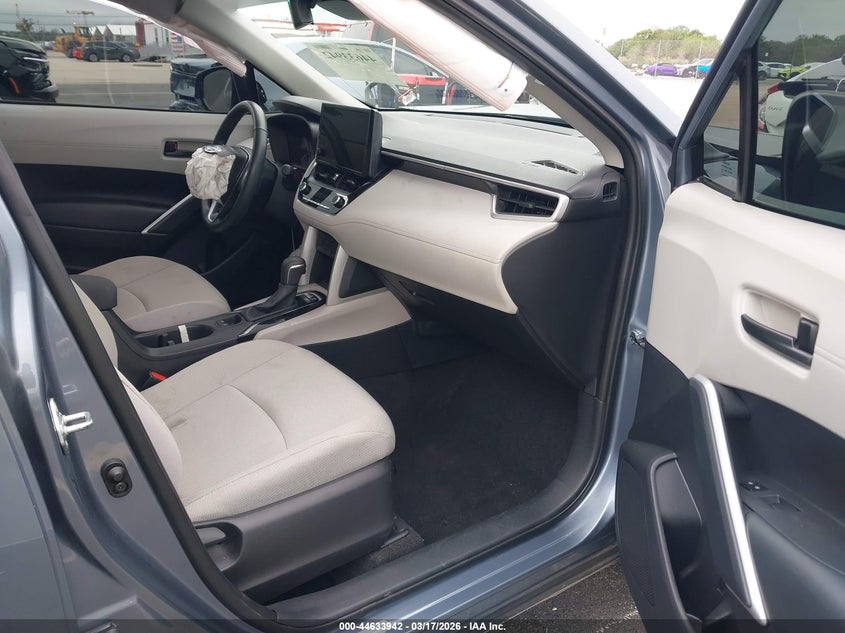 2025 Toyota Corolla Cross Le