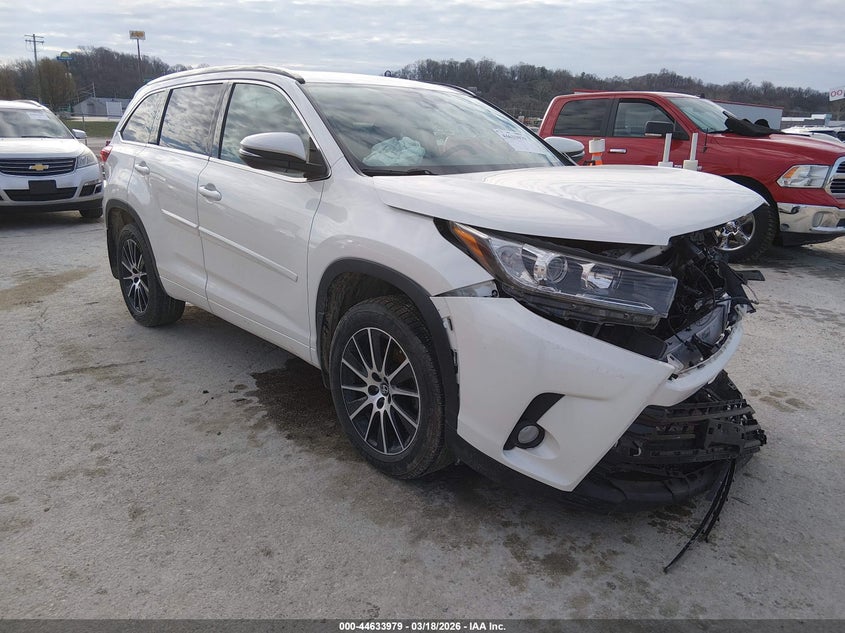 2017 Toyota Highlander Se