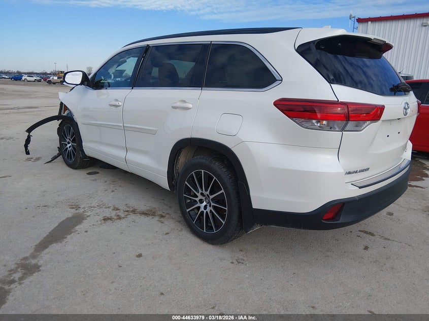 2017 Toyota Highlander Se