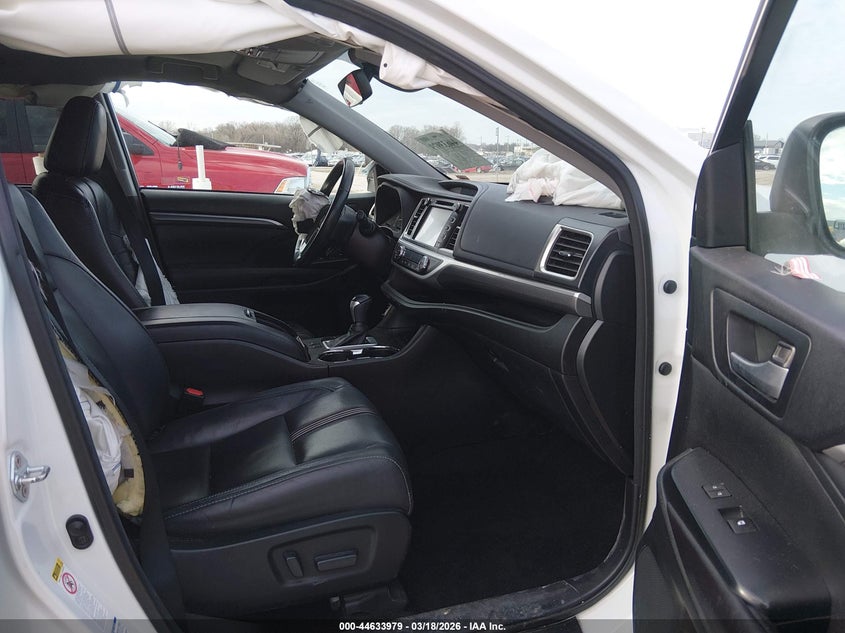 2017 Toyota Highlander Se