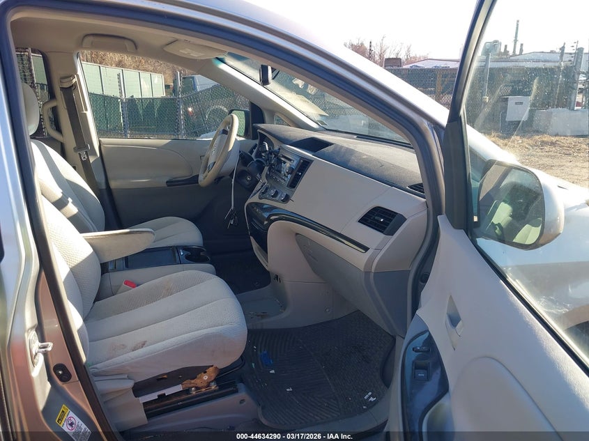 2011 Toyota Sienna Le V6