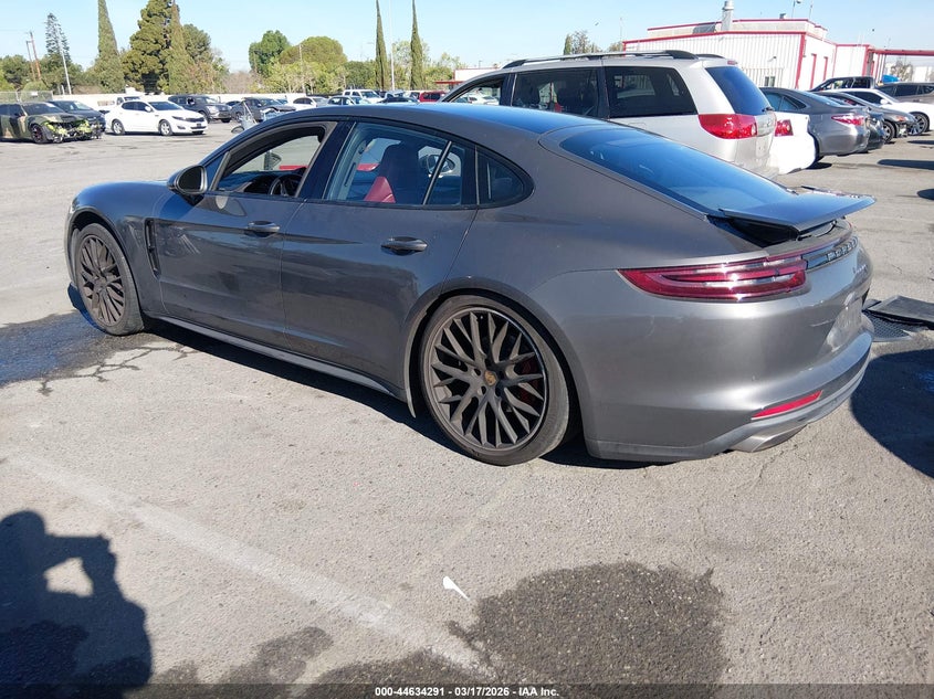 2017 Porsche Panamera 4